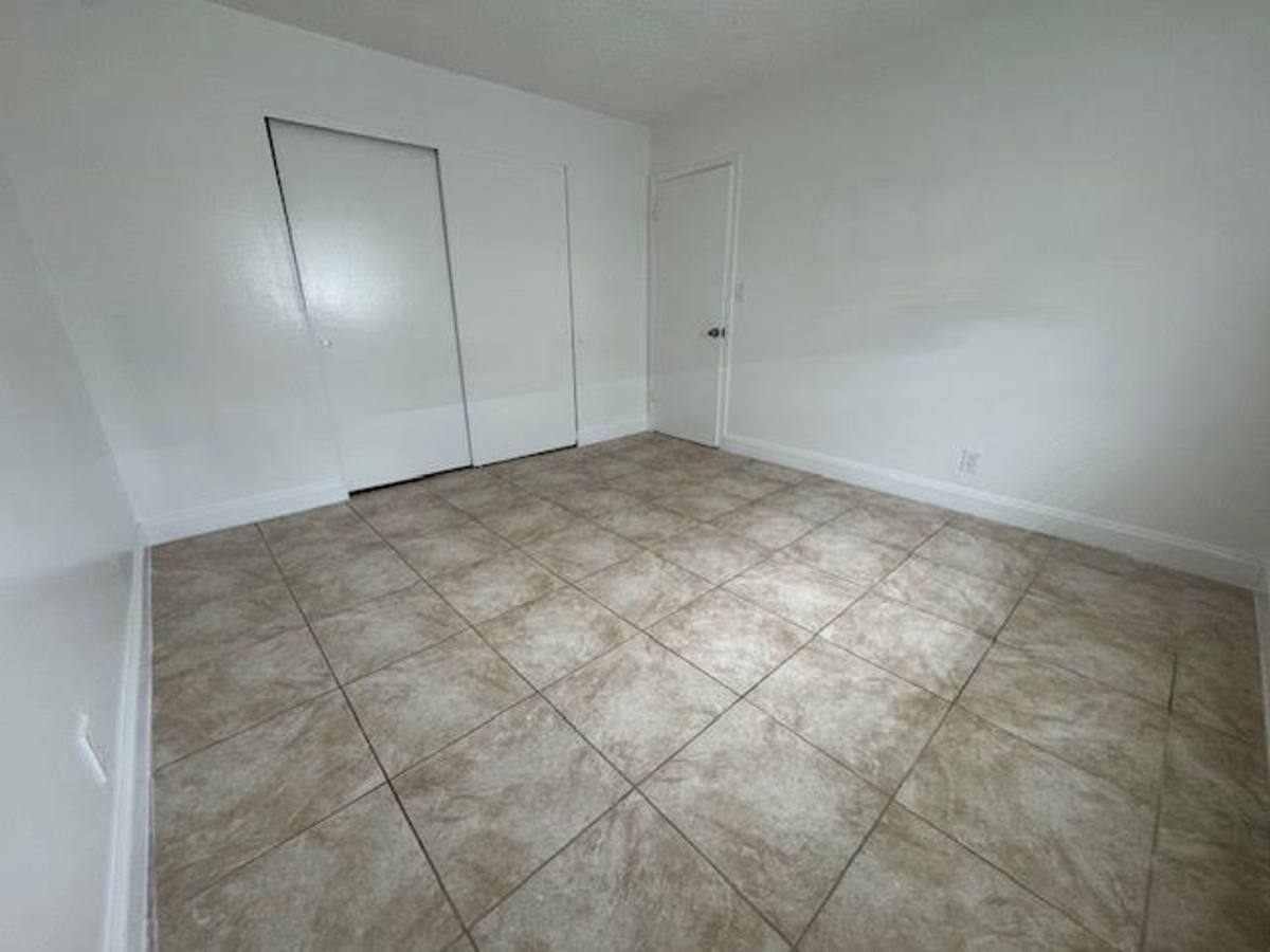 Apartment for rent at 2220 Hayes St, Hollywood, FL 33020