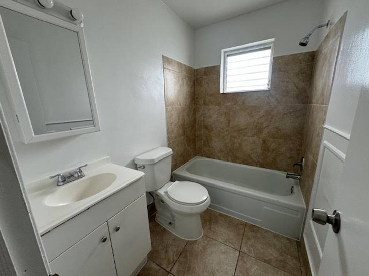 Apartment for rent at 2220 Hayes St, Hollywood, FL 33020