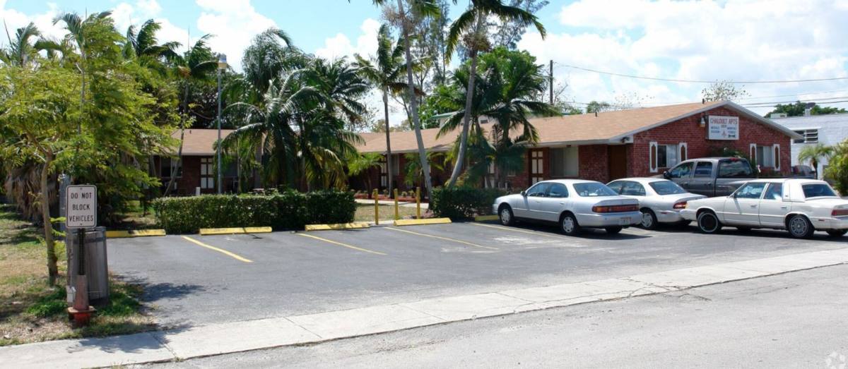 Apartment for rent at 2220 Hayes St, Hollywood, FL 33020