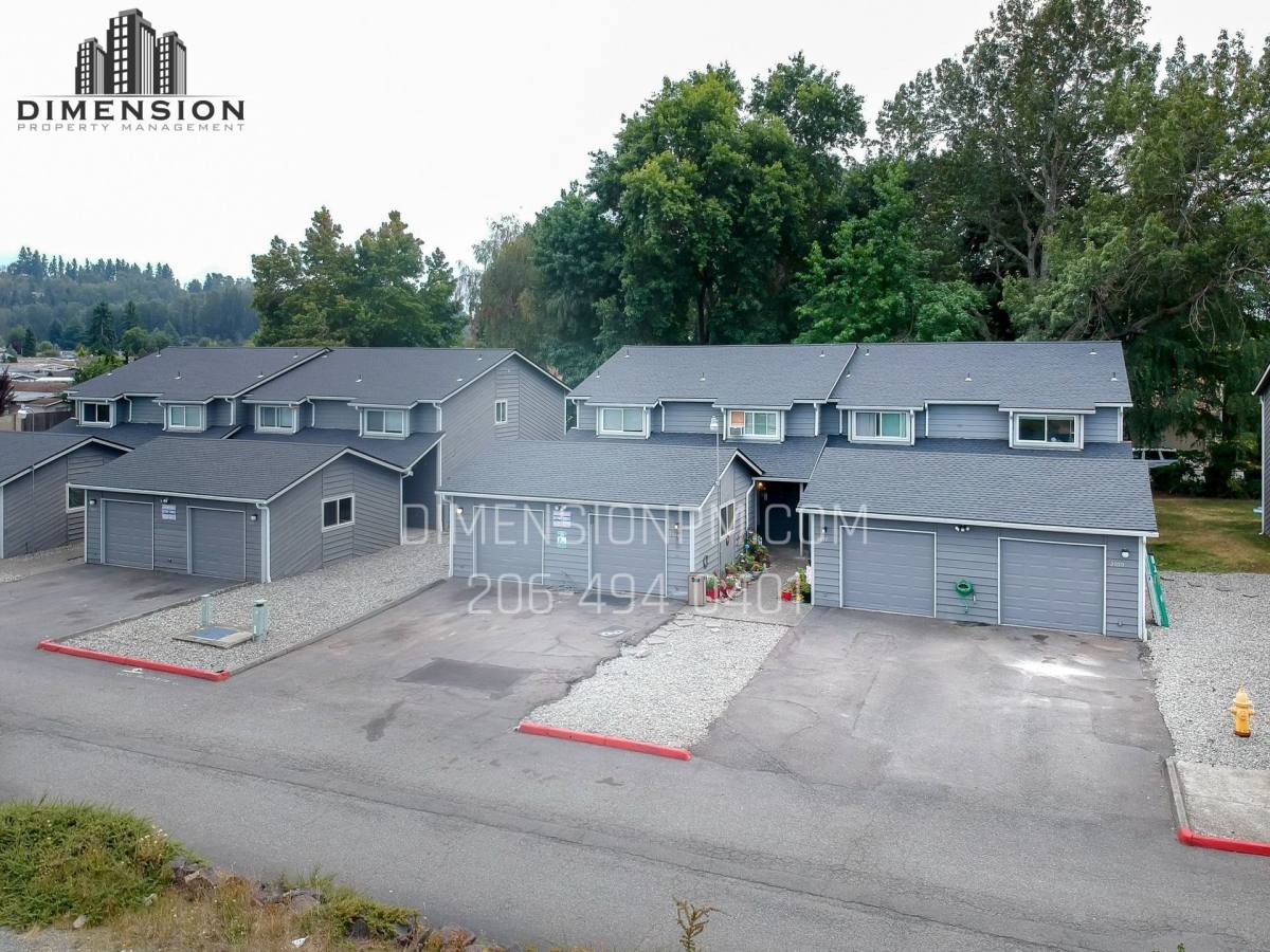 Townhouse for rent at 2025 M St NE, Auburn, WA 98002