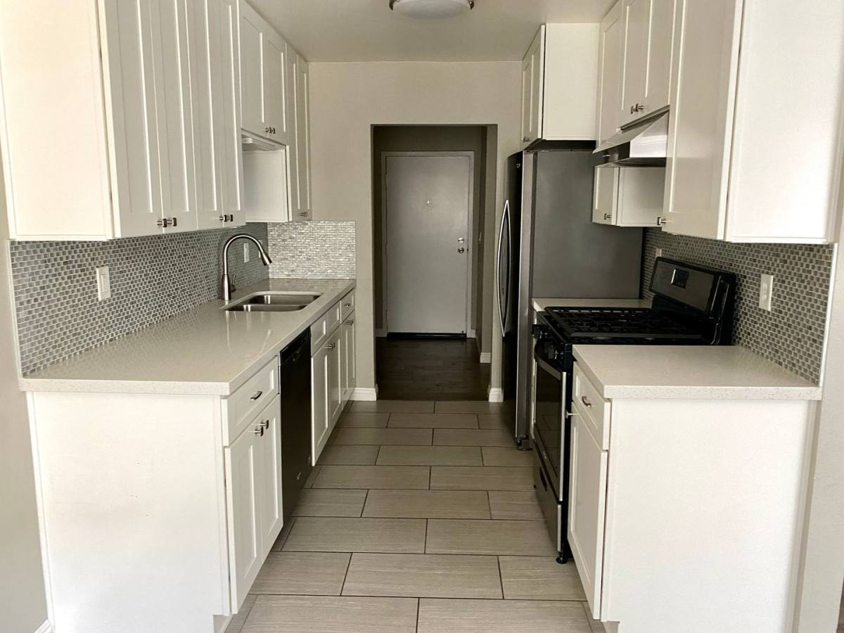 Apartment for rent at 15928 Vanowen St, Van Nuys, CA 91406