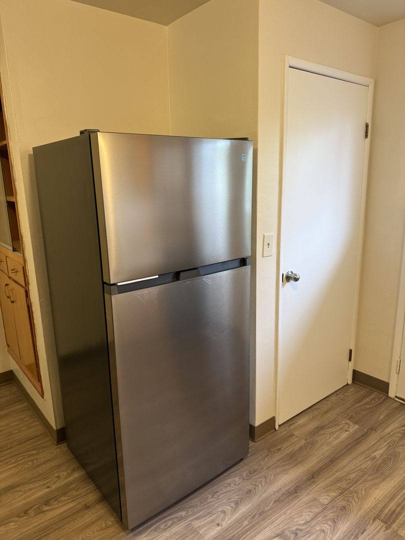 Apartment for rent at 132 Stoneway Dr NW, Salem, OR 97304