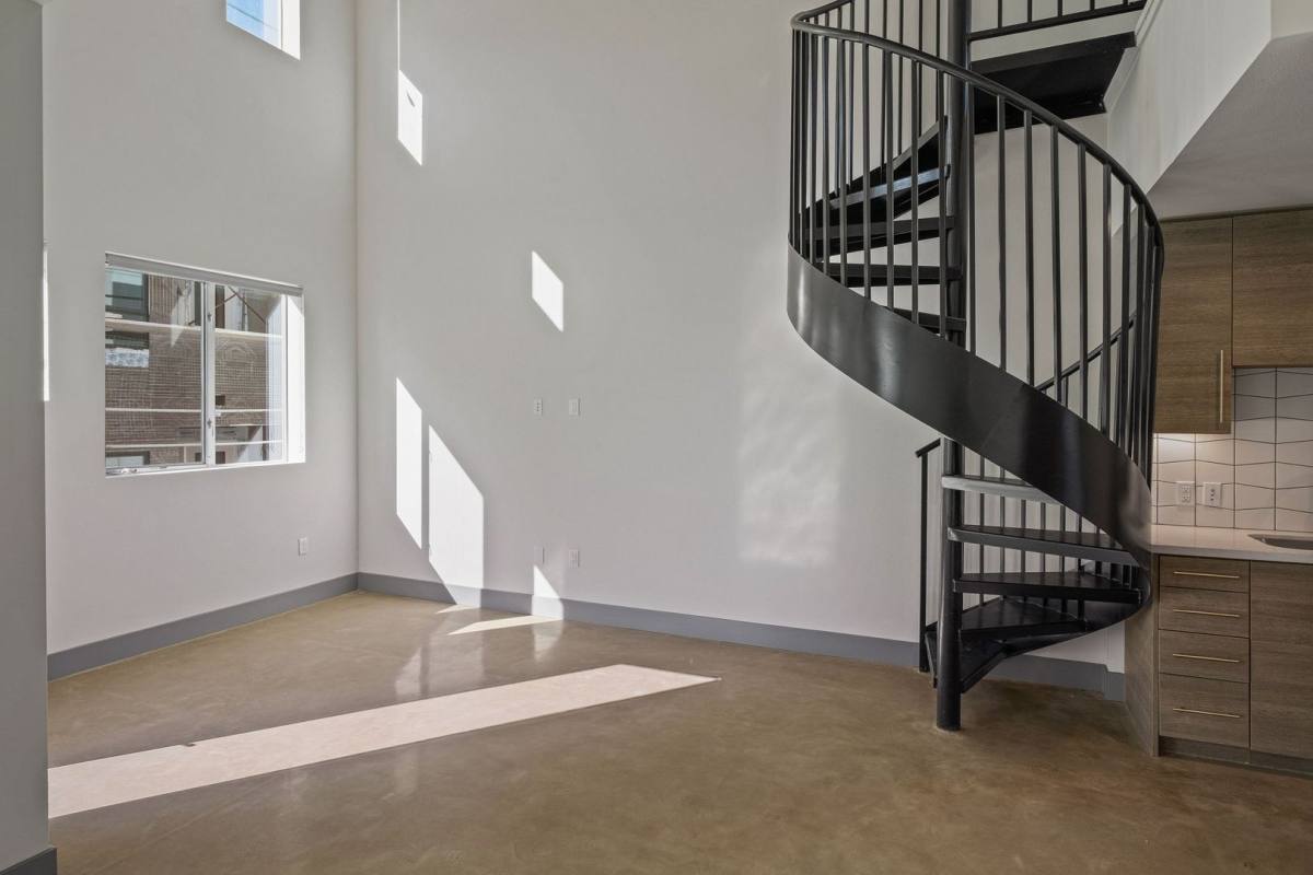 Apartment for rent at 10625 W Tabor St, Los Angeles, CA 90034