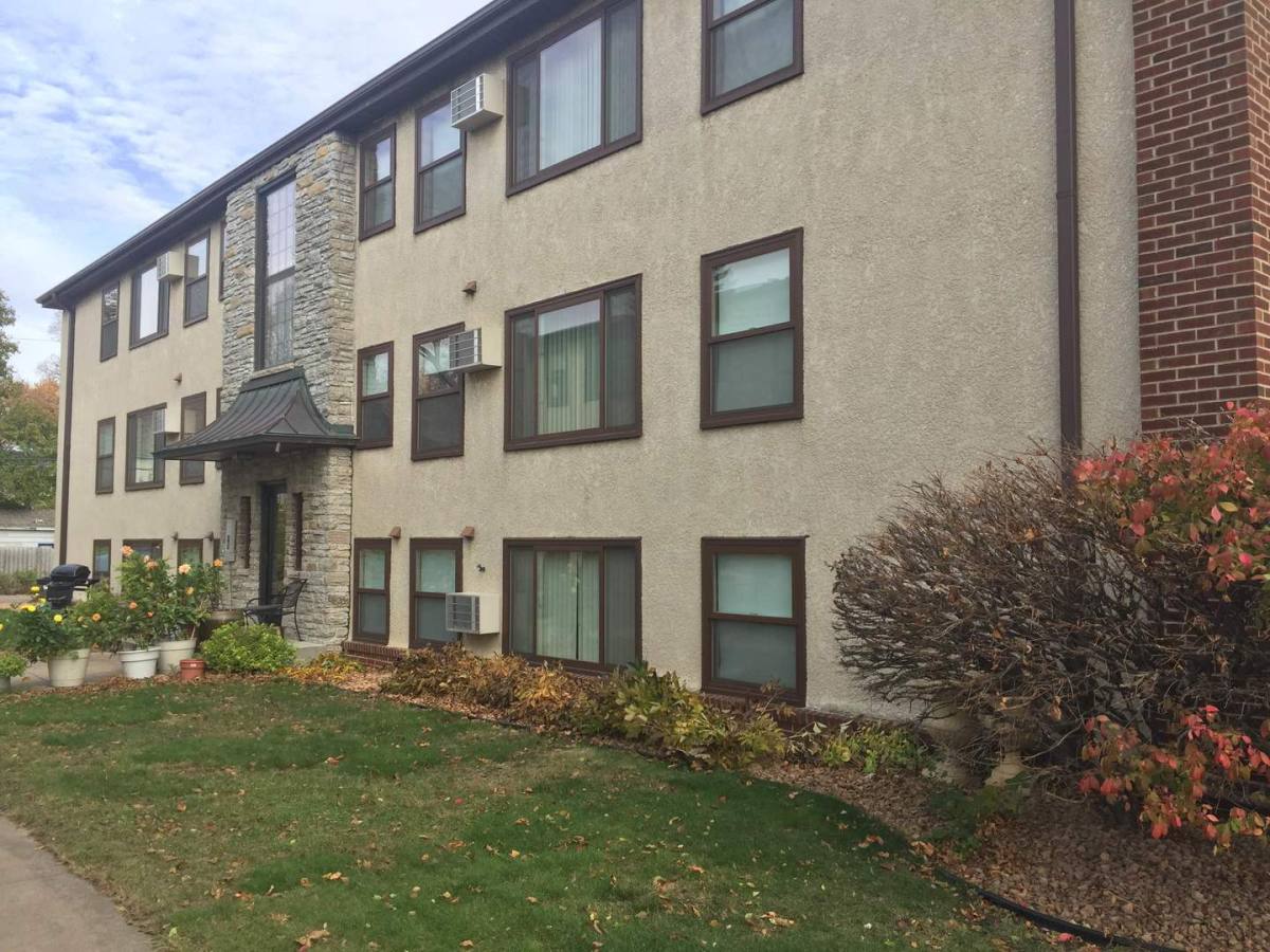 Apartment for rent at 5924 W 35th St, Minneapolis, MN 55416