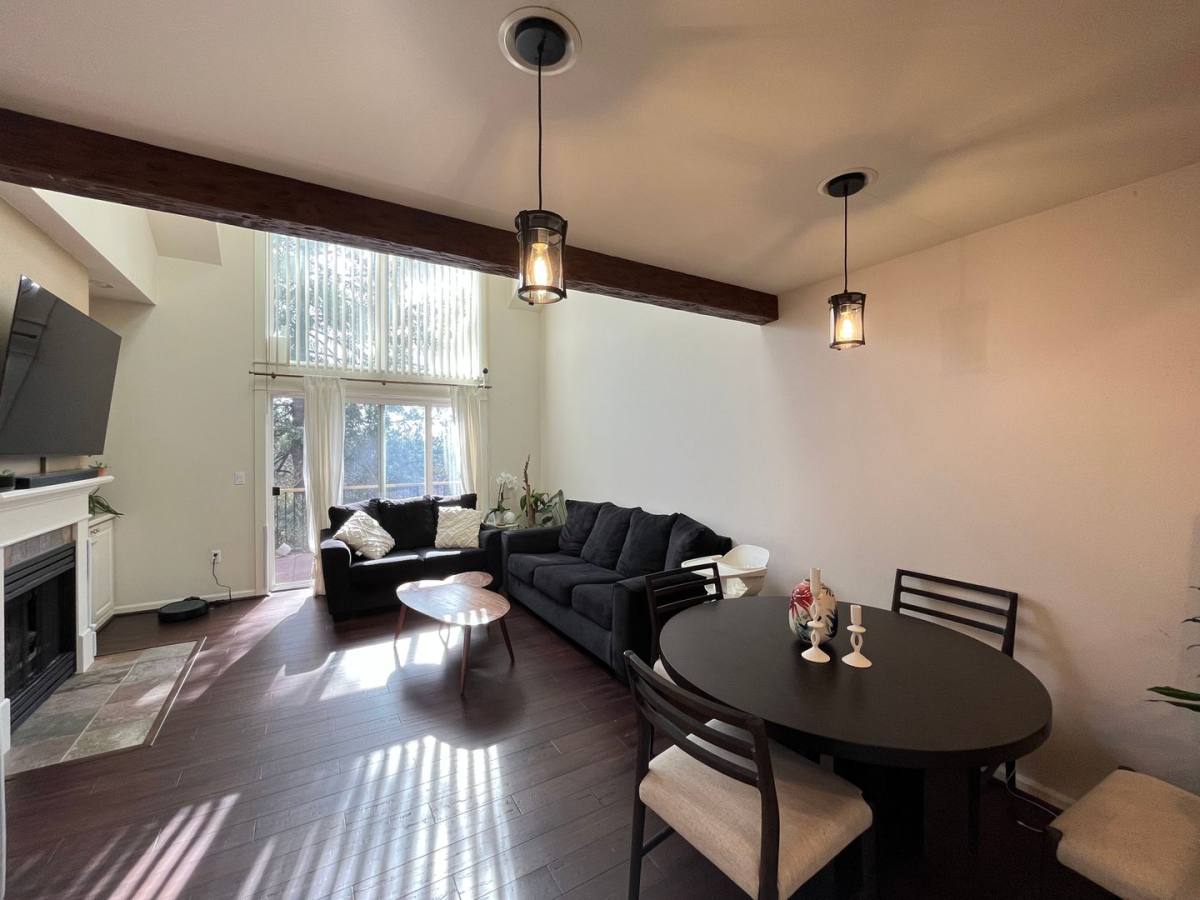 Townhouse for rent at 10272 NW Alder Grove Lane, Portland, OR 97229