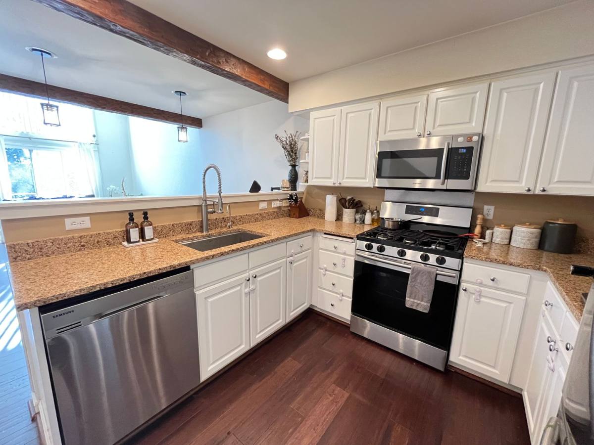 Townhouse for rent at 10272 NW Alder Grove Lane, Portland, OR 97229