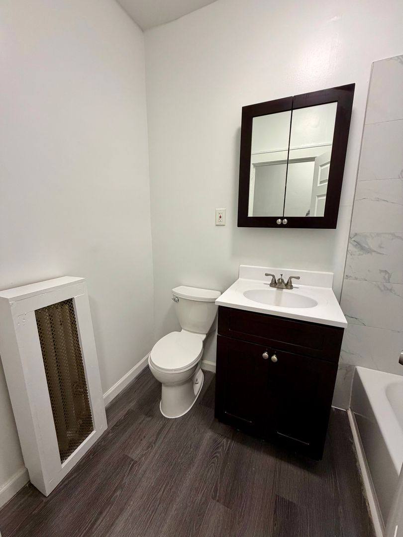 Apartment for rent at 5 Whitney Place, East Orange, NJ 07017