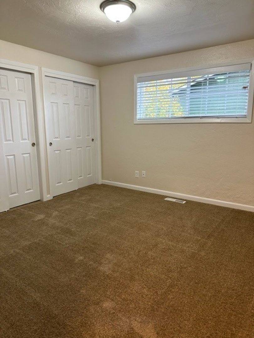 Apartment for rent at 2870 Lancaster Dr NE, Salem, OR 97305