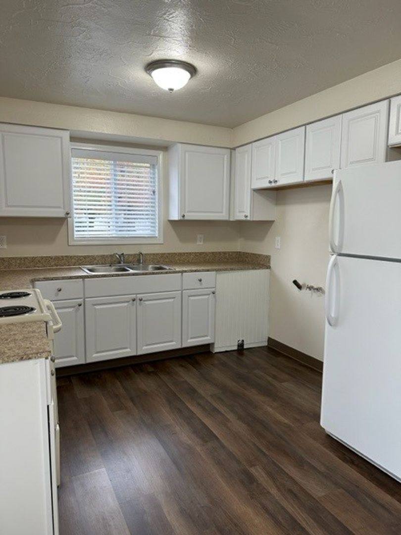 Apartment for rent at 2870 Lancaster Dr NE, Salem, OR 97305