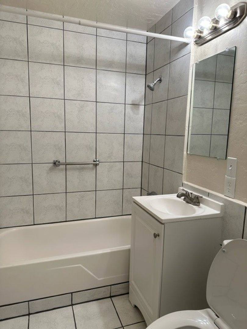 Apartment for rent at 2870 Lancaster Dr NE, Salem, OR 97305