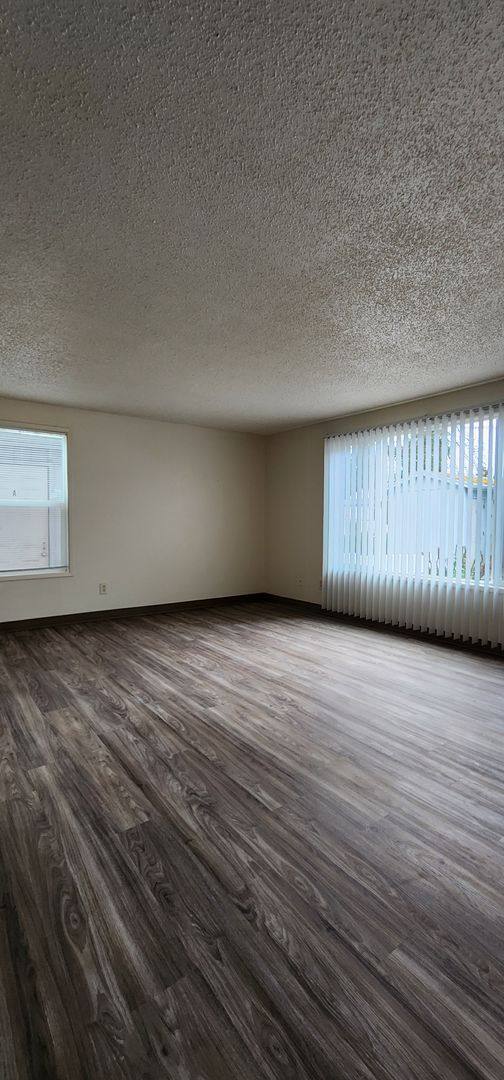Apartment for rent at 346 SE Davis St, Dallas, OR 97338