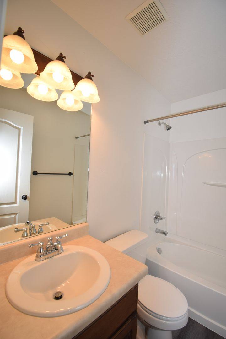 Townhouse for rent at 2182 E Whitekirk Way, Draper, UT 84020