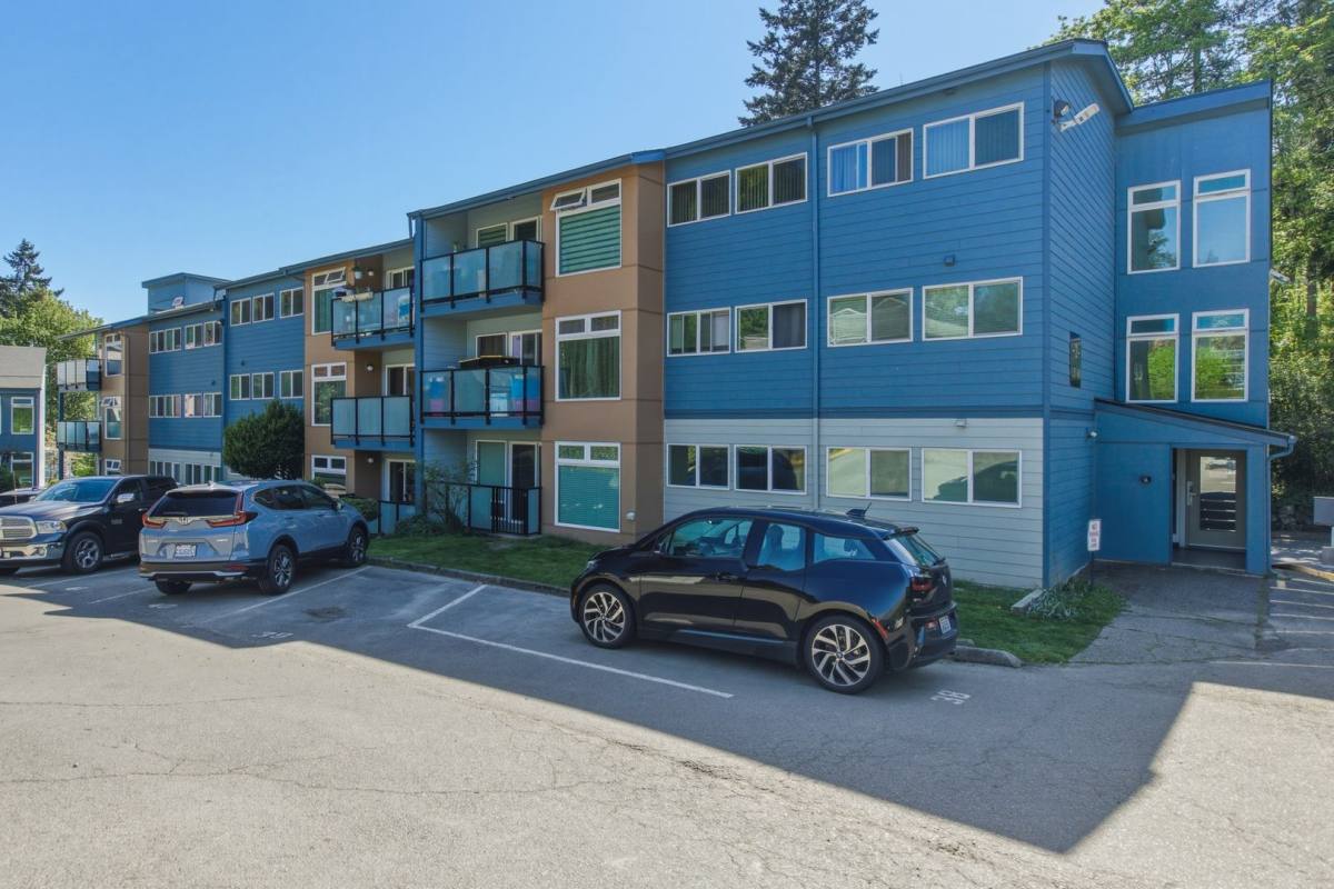 Condo for rent at 15142 65th Ave S, Seattle, WA 98188