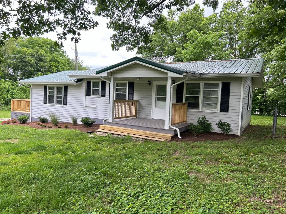 House for rent at 1380 Cummins Ferry, Versailles, KY 40383