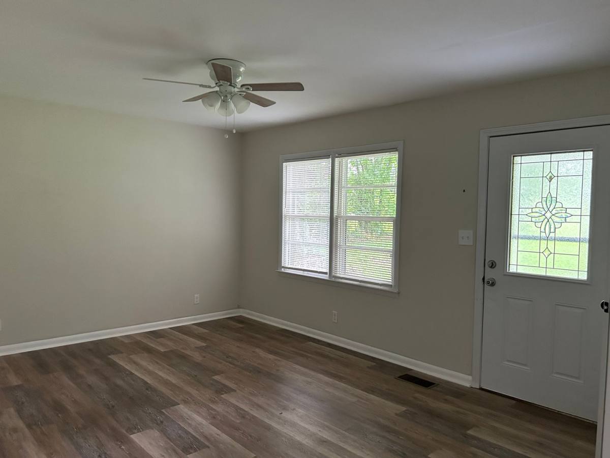 House for rent at 1380 Cummins Ferry, Versailles, KY 40383