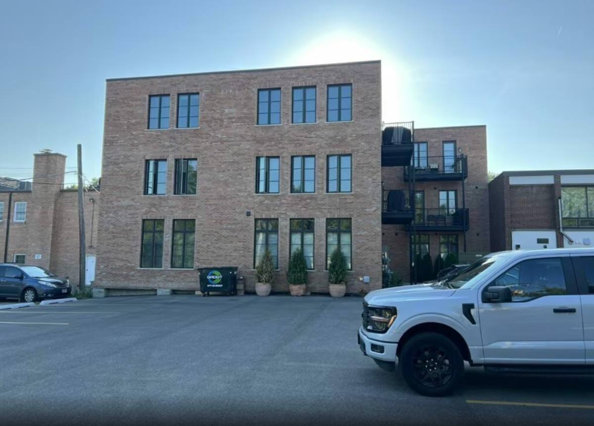 Apartment for rent at 1401 N Western Ave, Lake Forest, IL 60045