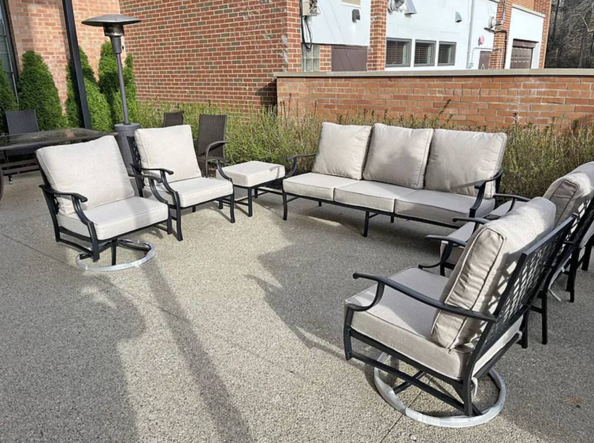 Apartment for rent at 1401 N Western Ave, Lake Forest, IL 60045