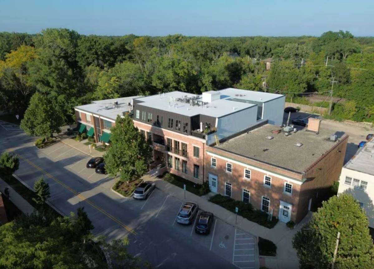 Apartment for rent at 1401 N Western Ave, Lake Forest, IL 60045