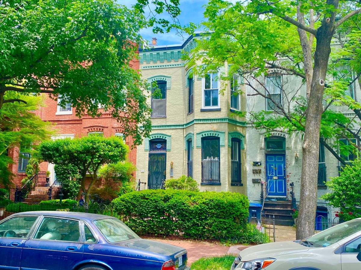 Apartment for rent at 616 A St #NE, Washington, DC 20002