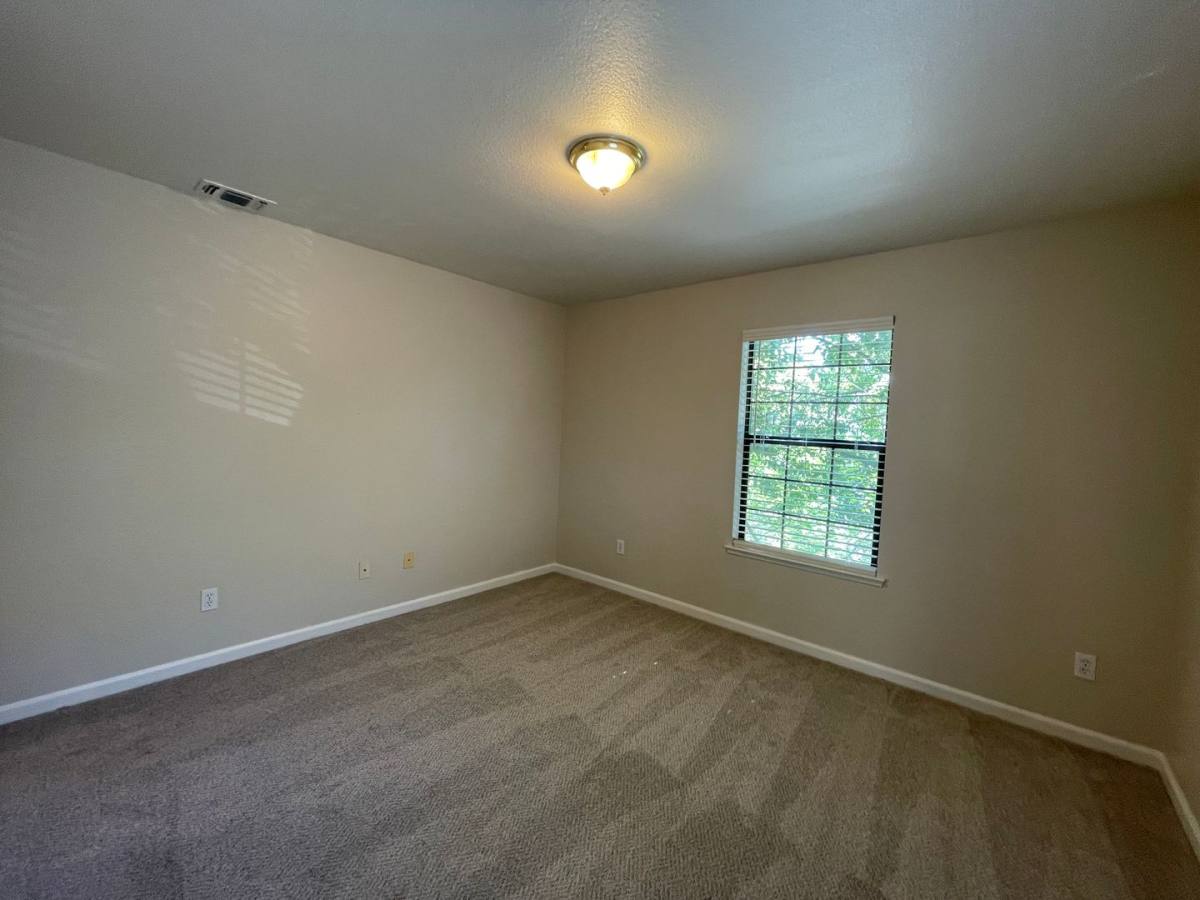 Townhouse for rent at 2404 24th St, Sacramento, CA 95818