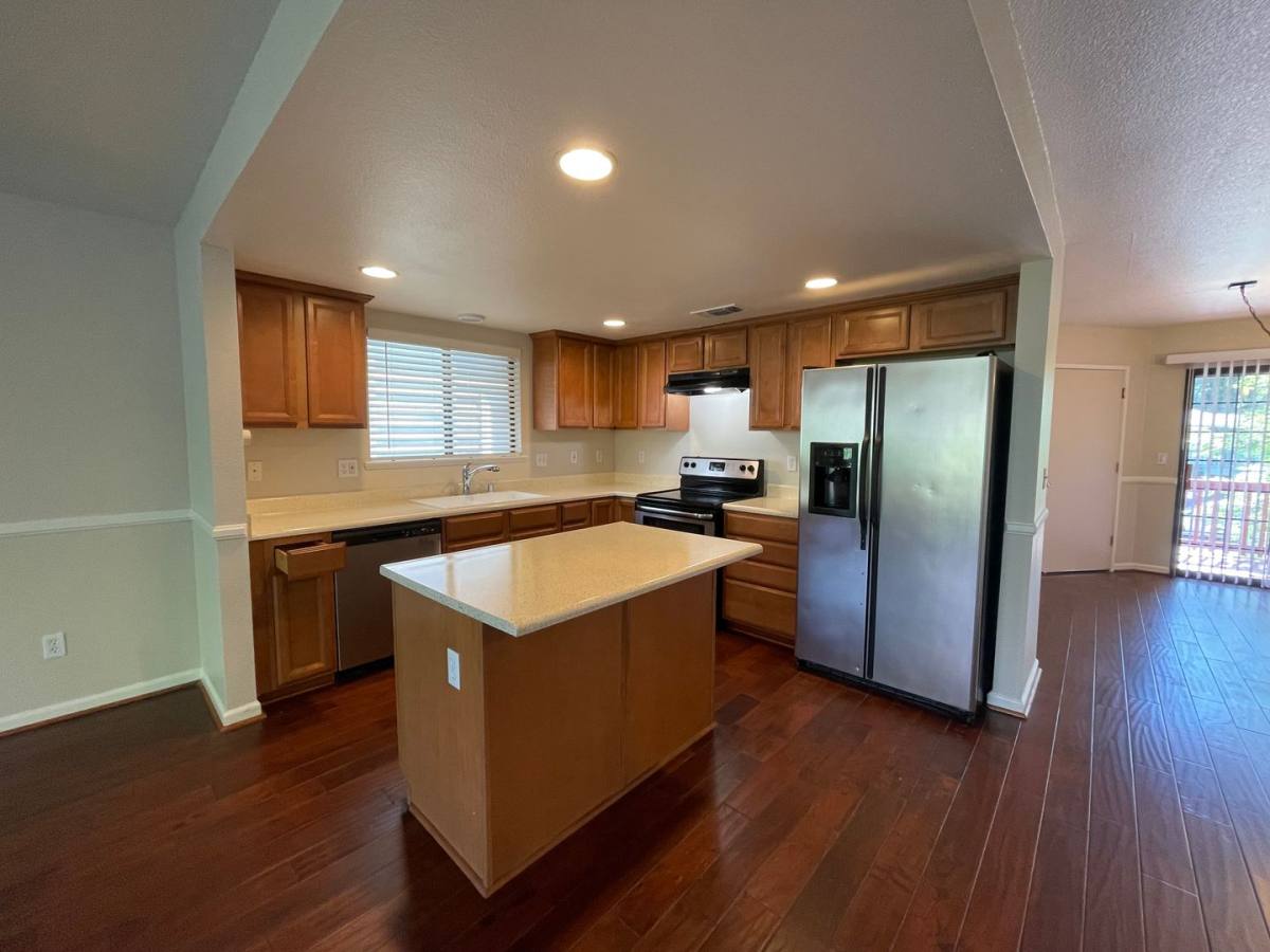 Townhouse for rent at 2404 24th St, Sacramento, CA 95818