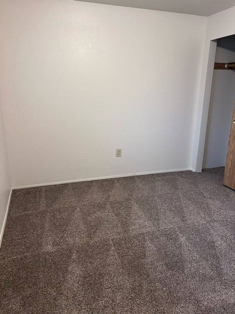 Apartment for rent at 3394 30th Ave NE, Salem, OR 97301