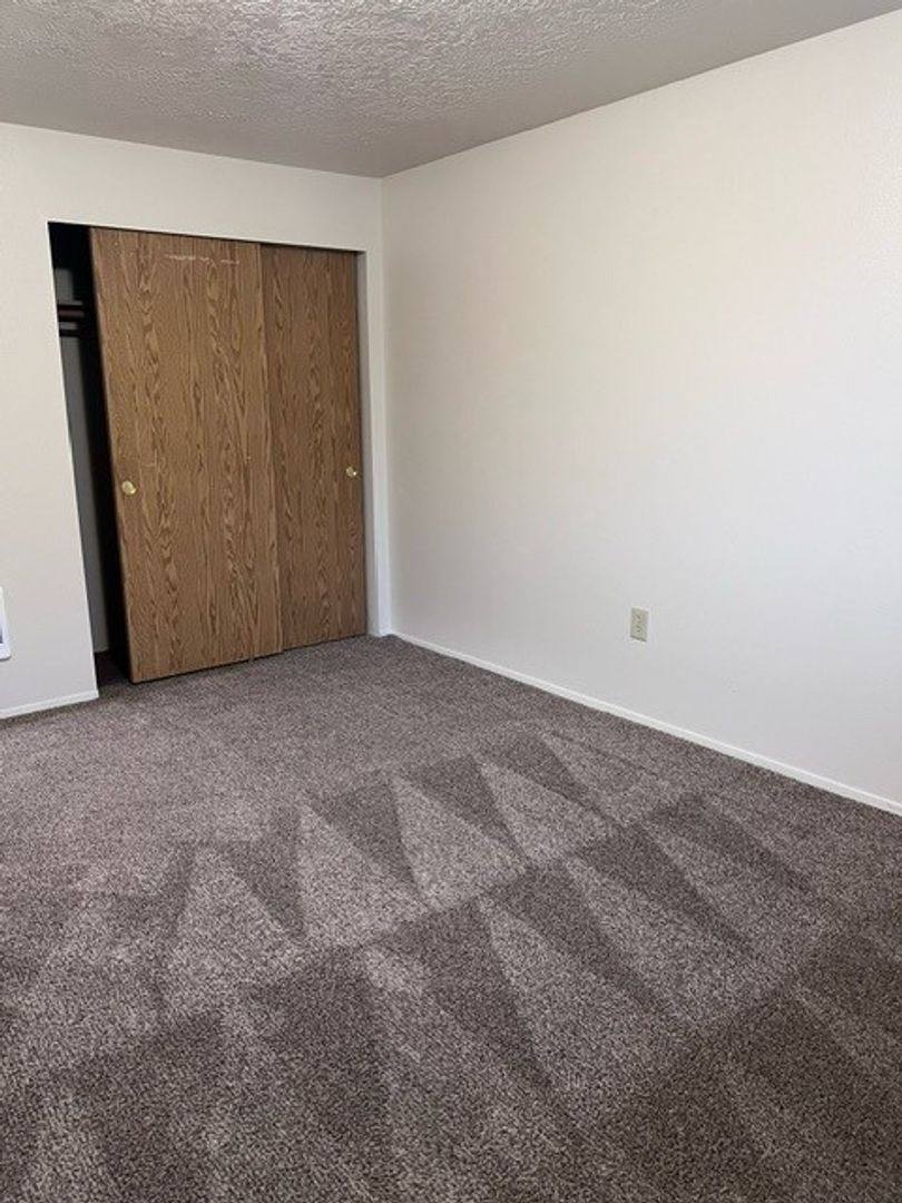 Apartment for rent at 3394 30th Ave NE, Salem, OR 97301