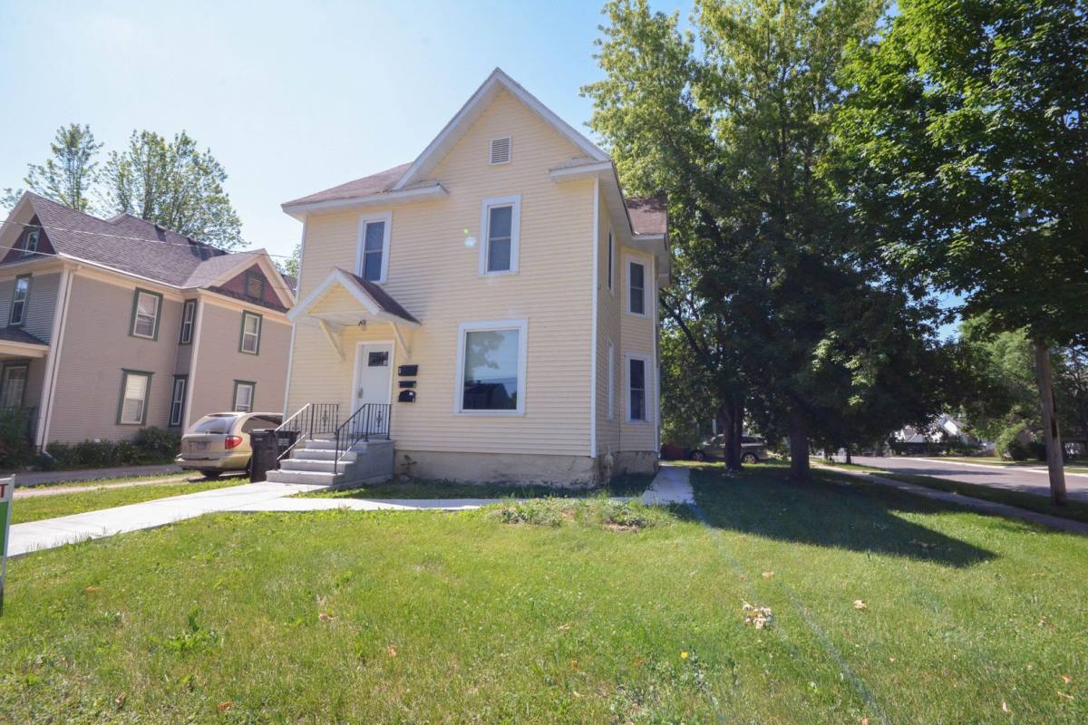 Apartment for rent at 107 3rd Ave SW, Austin, MN 55912