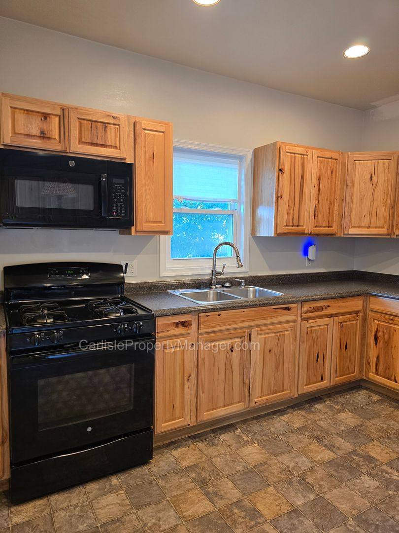 Townhouse for rent at 616 W Louther St, Carlisle, PA 17013