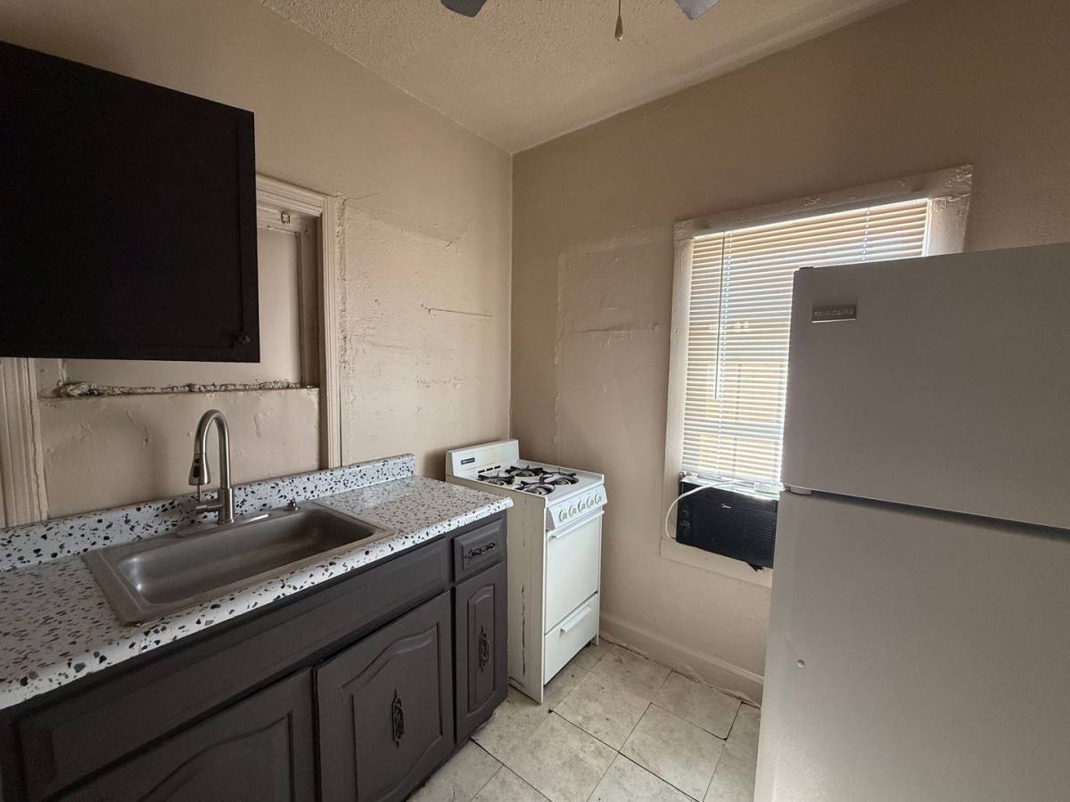 Apartment for rent at 1145-1147 W Fillmore St, Phoenix, AZ 85007
