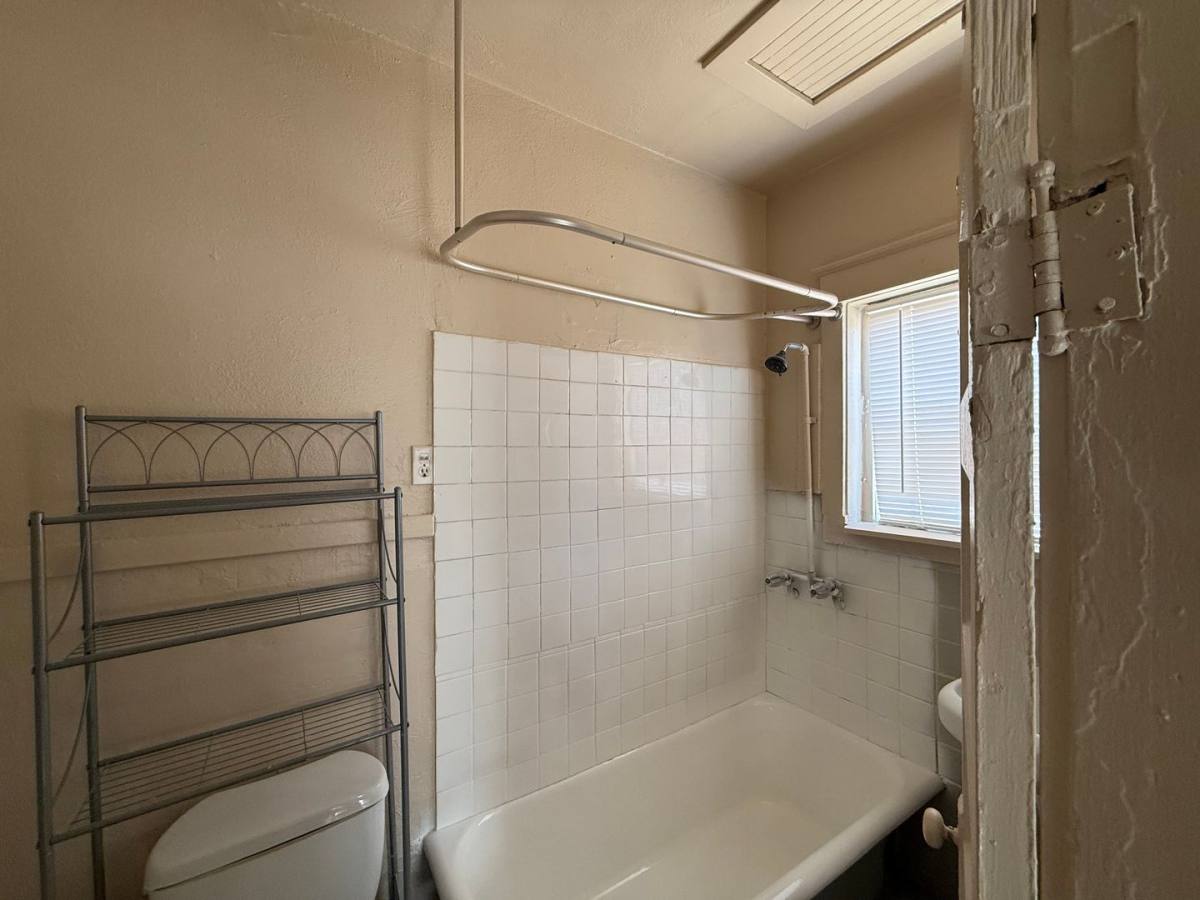 Apartment for rent at 1145-1147 W Fillmore St, Phoenix, AZ 85007