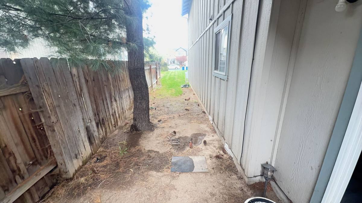 Apartment for rent at 3016 - 3022 SW Juniper Ave, Redmond, OR 97756