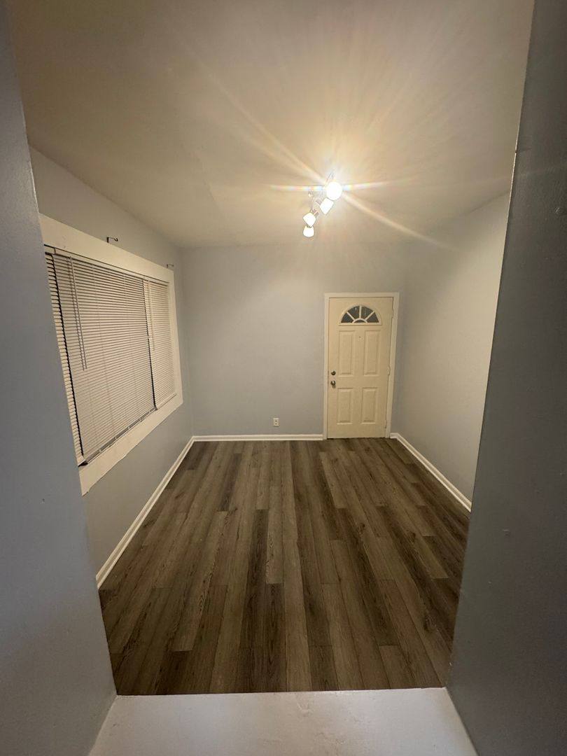 Apartment for rent at 6149-6151 S Evans Ave, Chicago, IL 60637