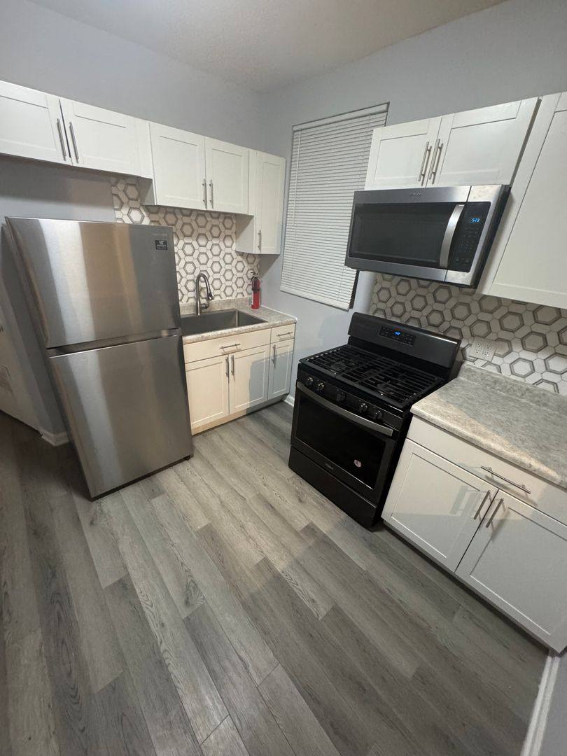Apartment for rent at 6149-6151 S Evans Ave, Chicago, IL 60637