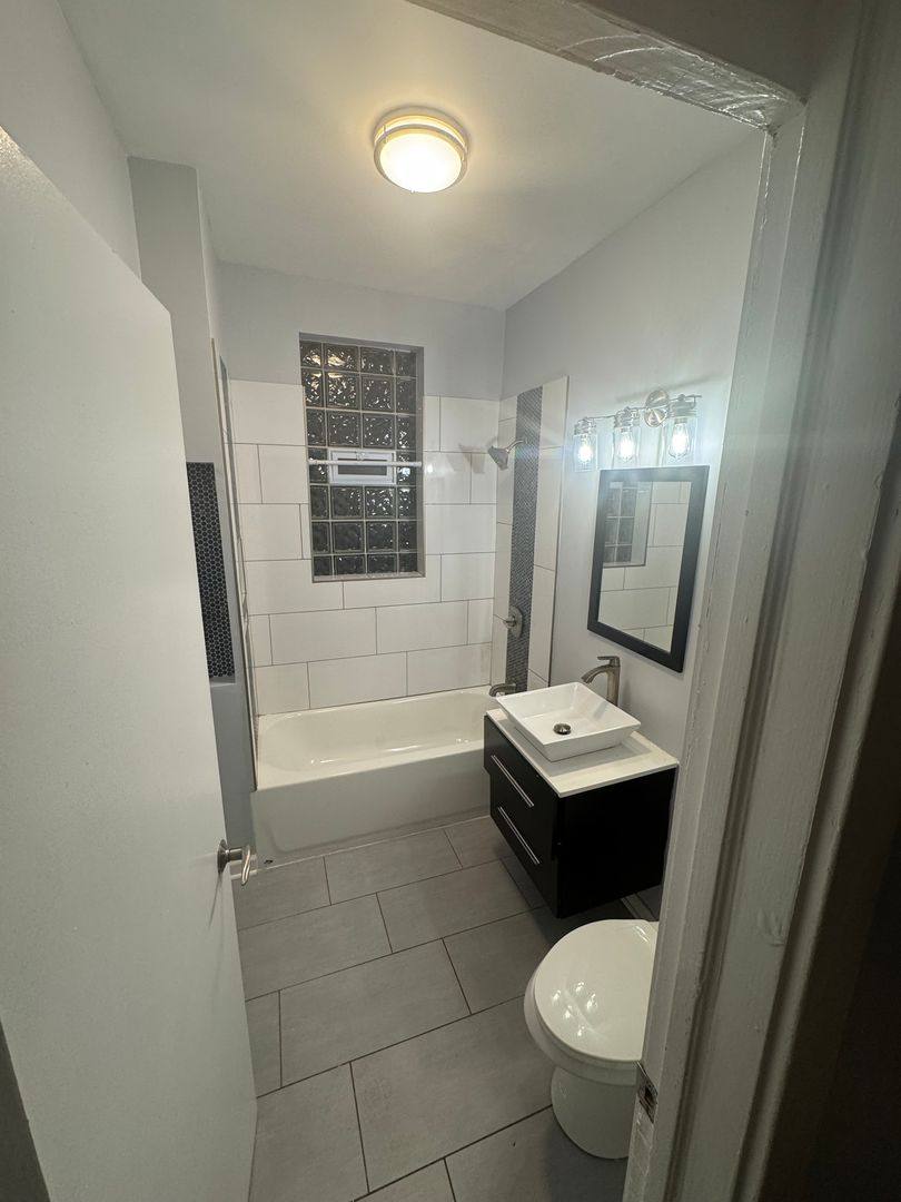 Apartment for rent at 6149-6151 S Evans Ave, Chicago, IL 60637