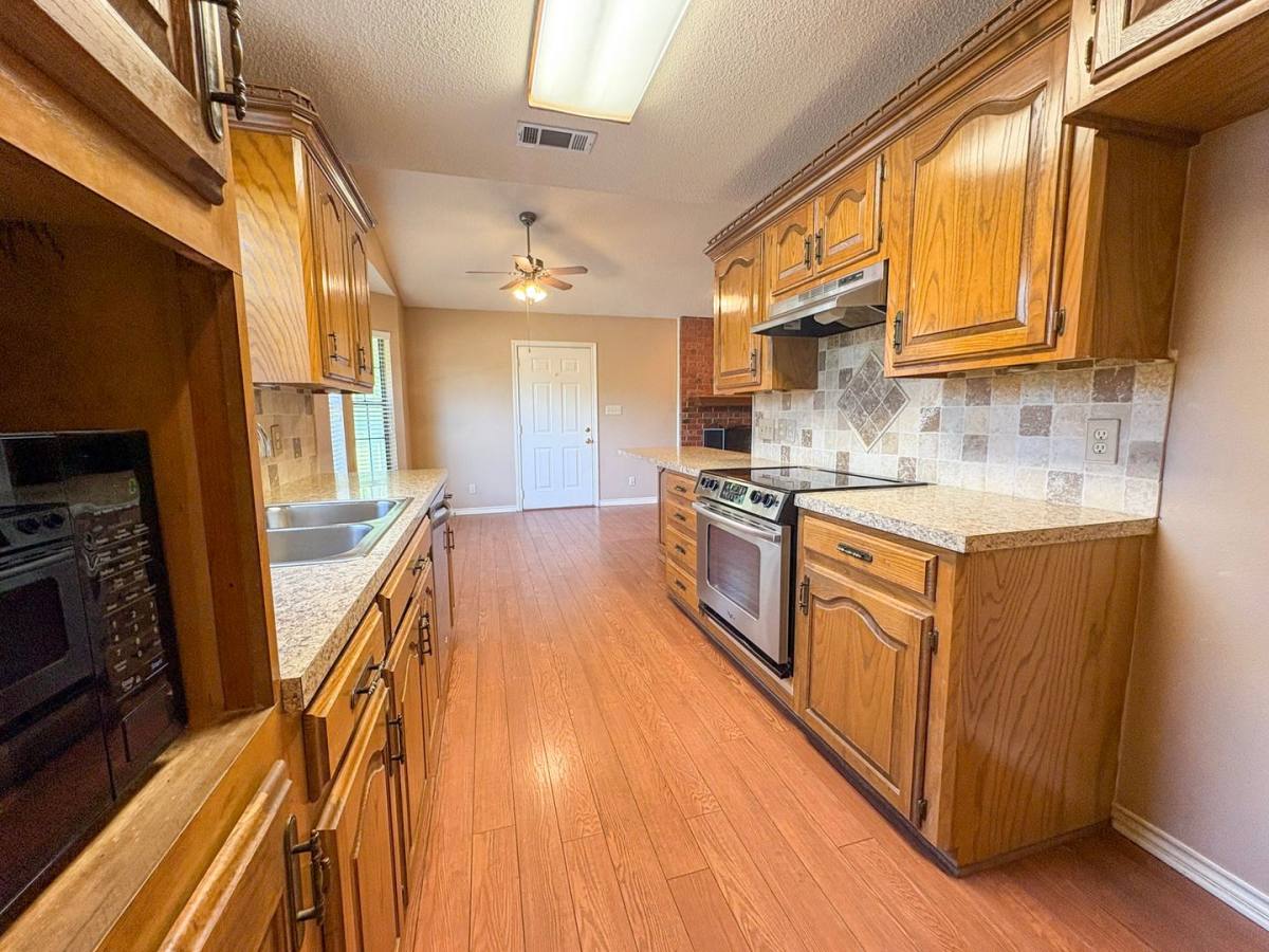 House for rent at 811 S Houston, Bullard, TX 75757
