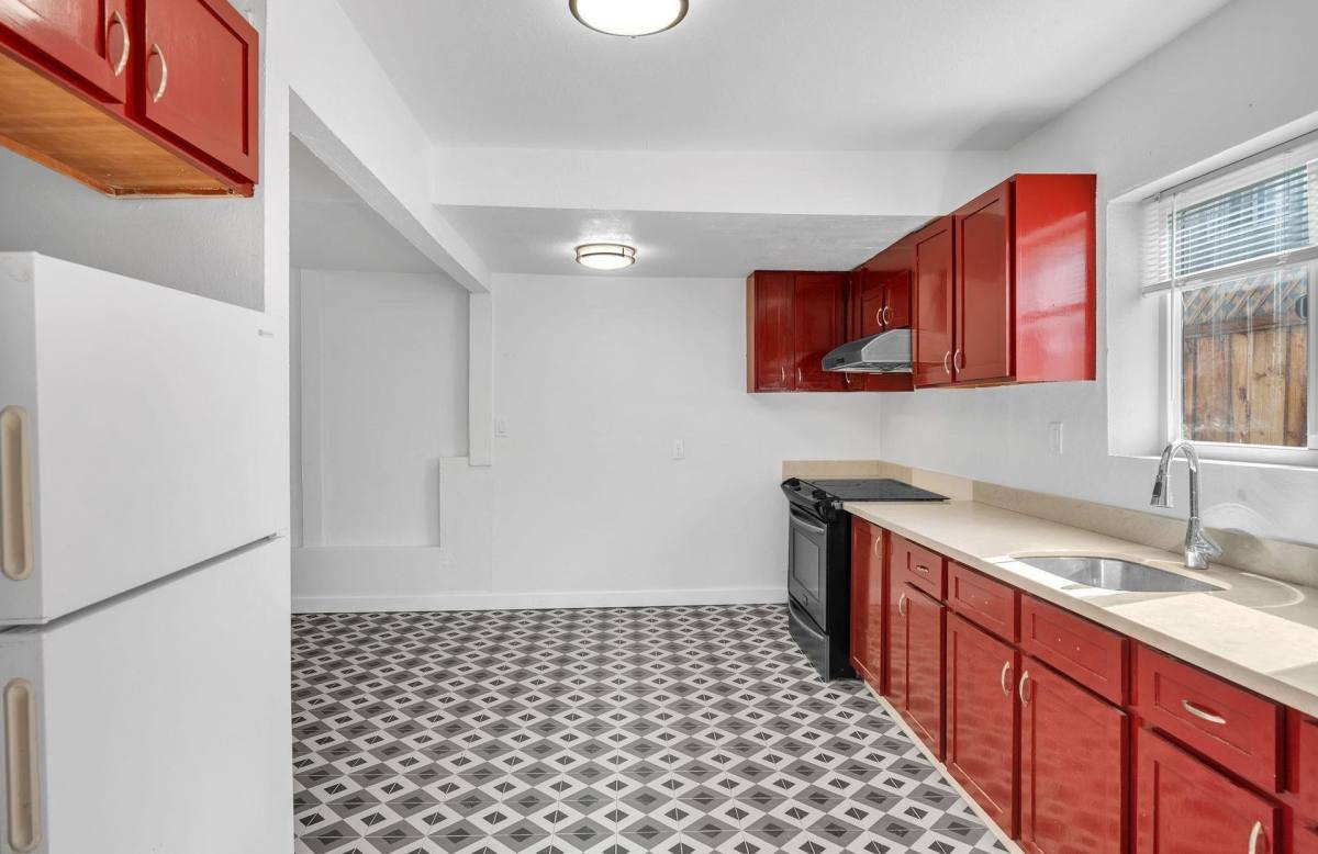 Apartment for rent at 4511- 4515 Penniman Ave, Oakland, CA 94619