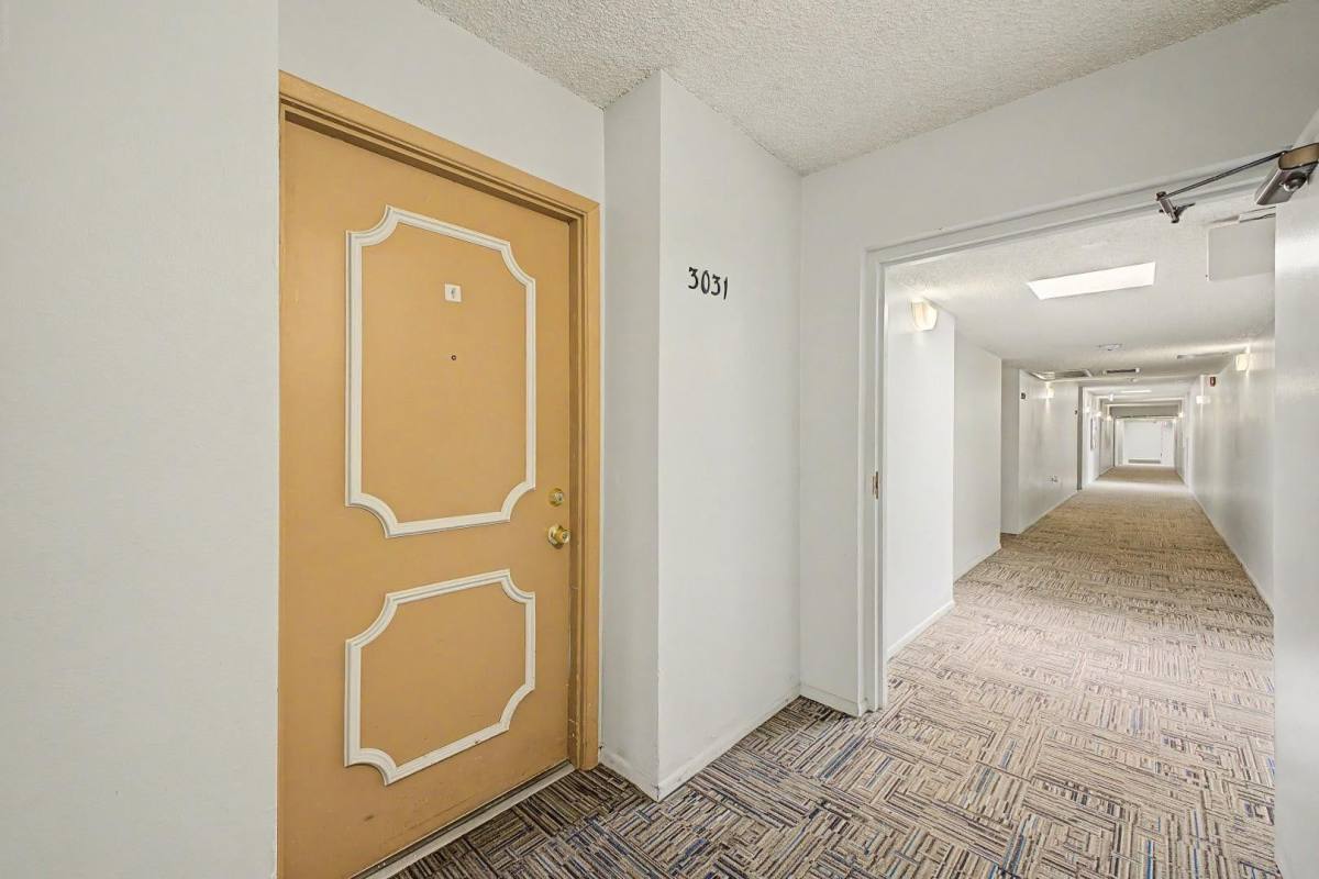 Condo for rent at 3033 E Devonshire Ave, Phoenix, AZ 85016