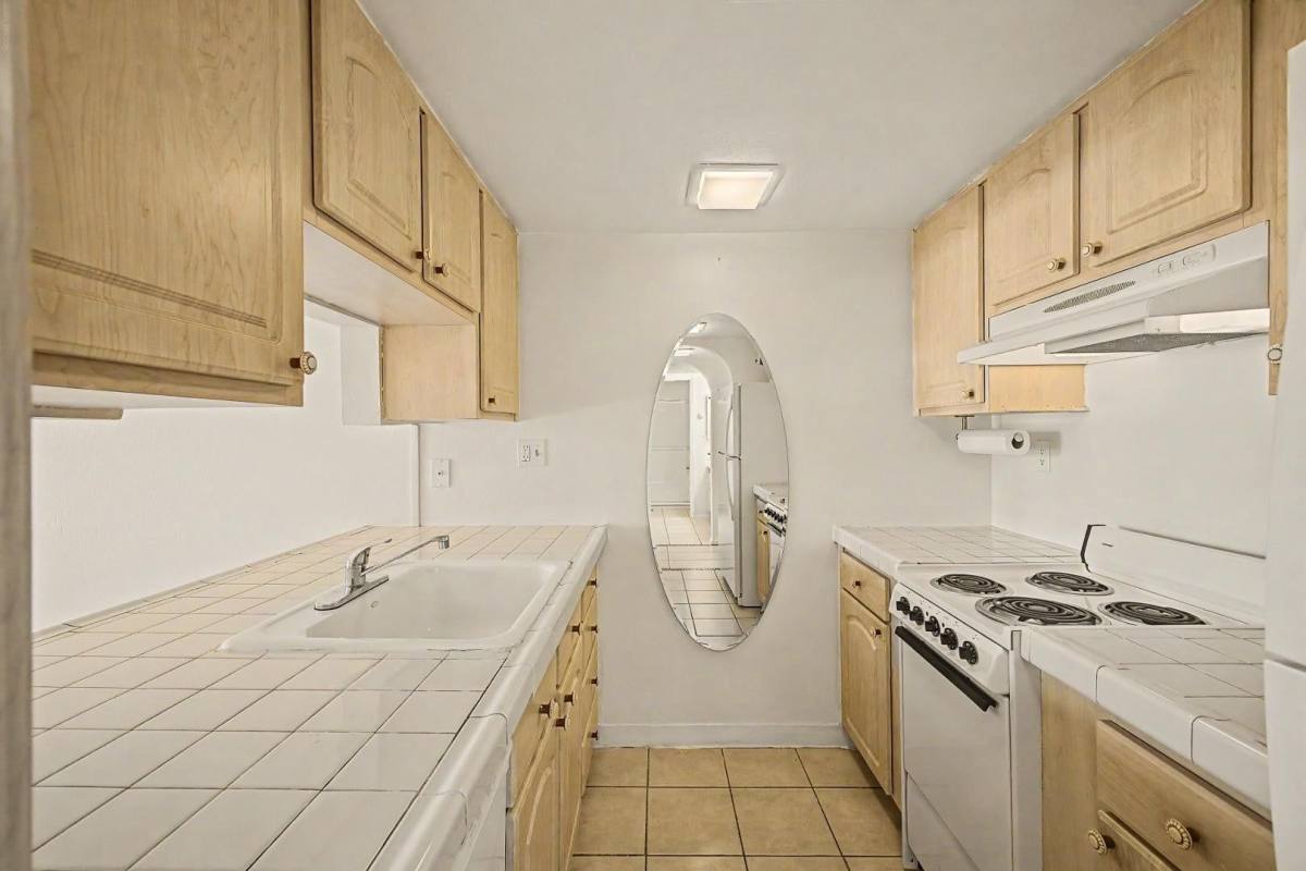 Condo for rent at 3033 E Devonshire Ave, Phoenix, AZ 85016