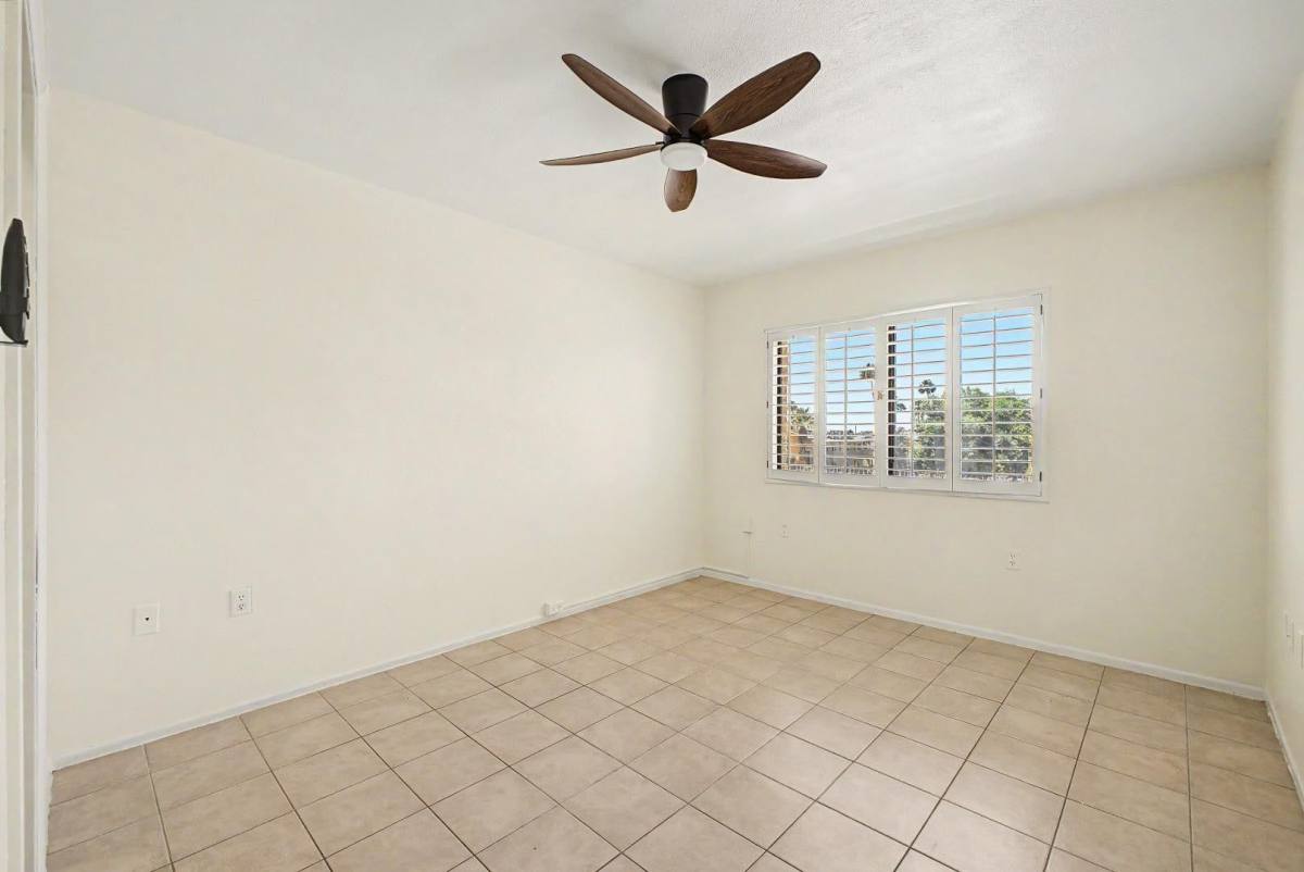 Condo for rent at 3033 E Devonshire Ave, Phoenix, AZ 85016