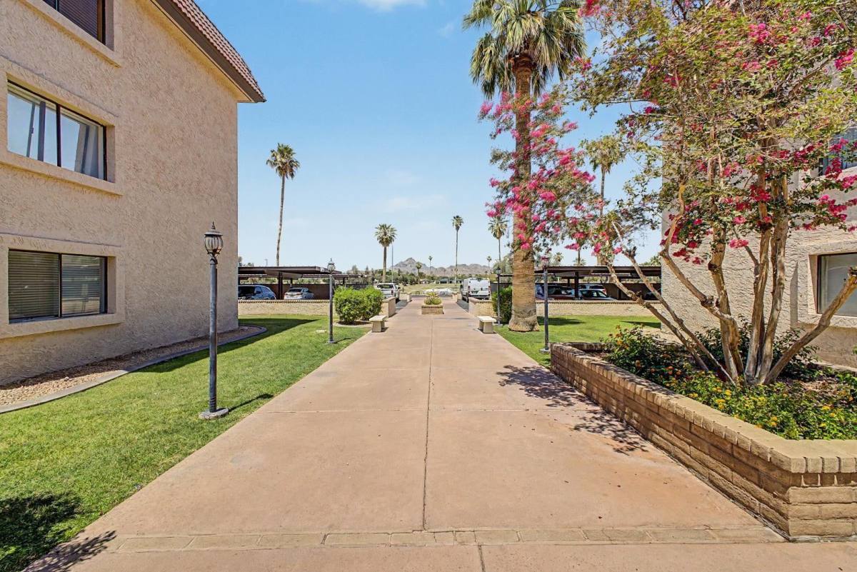 Condo for rent at 3033 E Devonshire Ave, Phoenix, AZ 85016