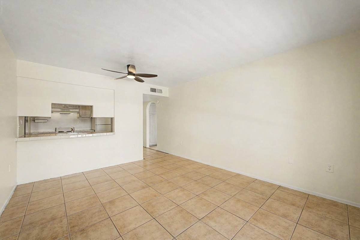 Condo for rent at 3033 E Devonshire Ave, Phoenix, AZ 85016