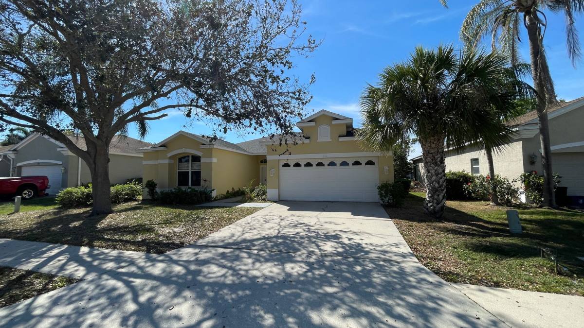 House for rent at 210 41st St NE, Bradenton, FL 34208