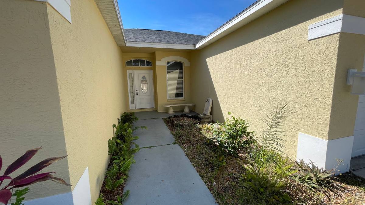 House for rent at 210 41st St NE, Bradenton, FL 34208