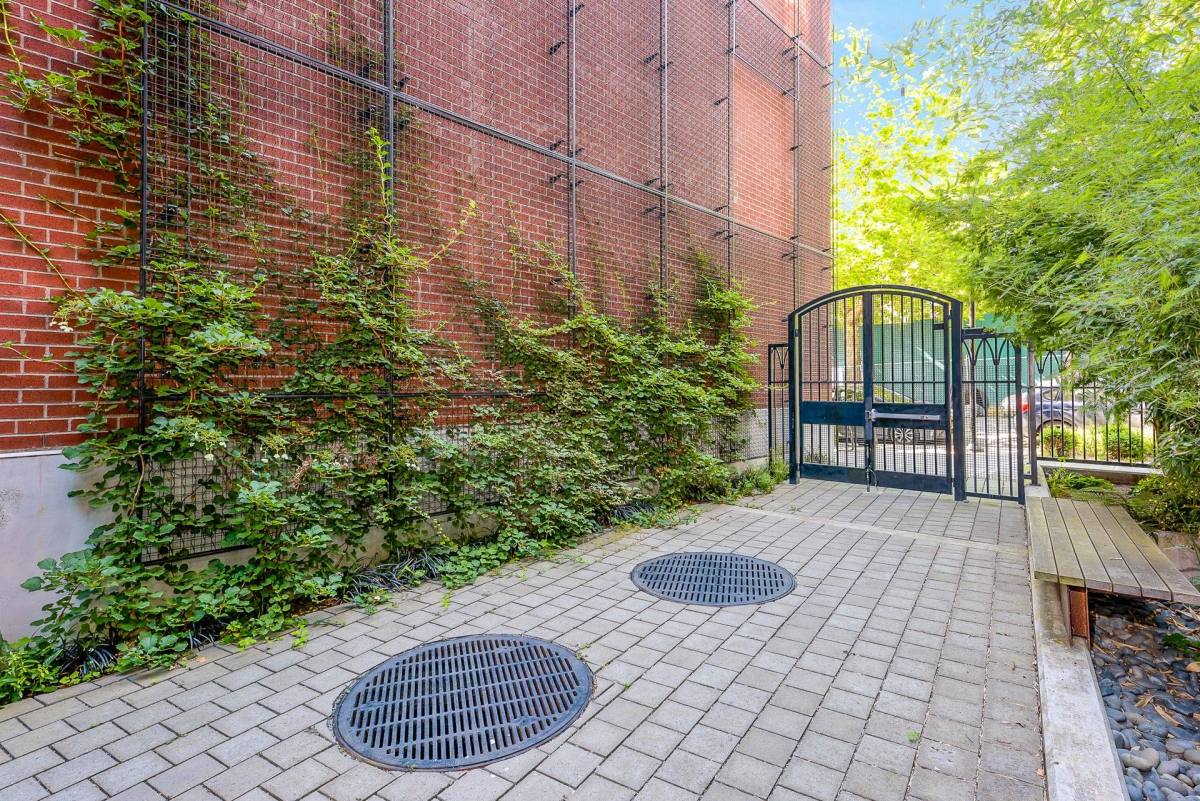 Apartment for rent at 101 John St, Seattle, WA 98109