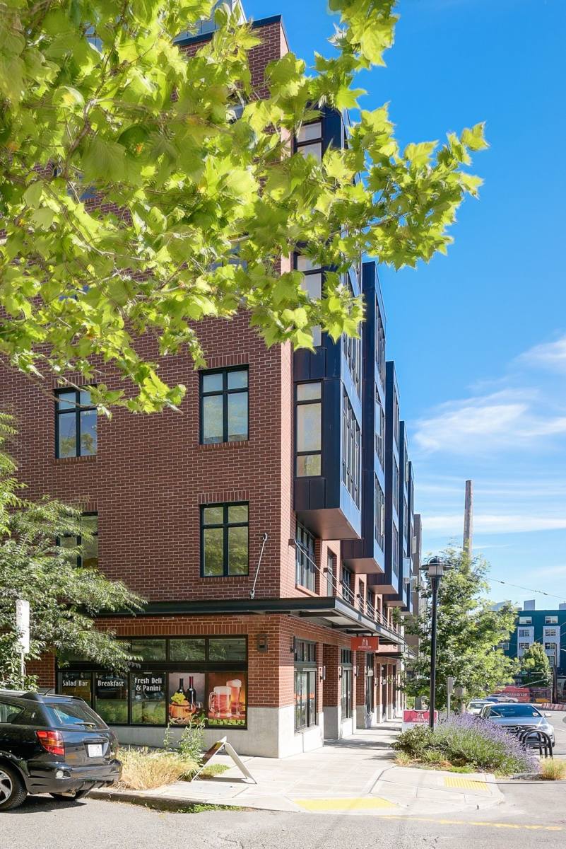 Apartment for rent at 101 John St, Seattle, WA 98109