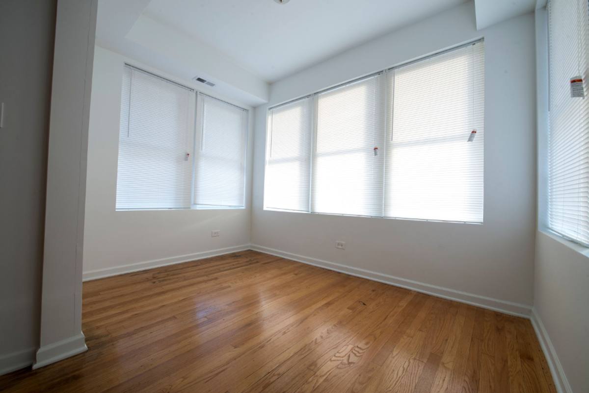 Apartment for rent at 7240 S Yates Blvd, Chicago, IL 60649