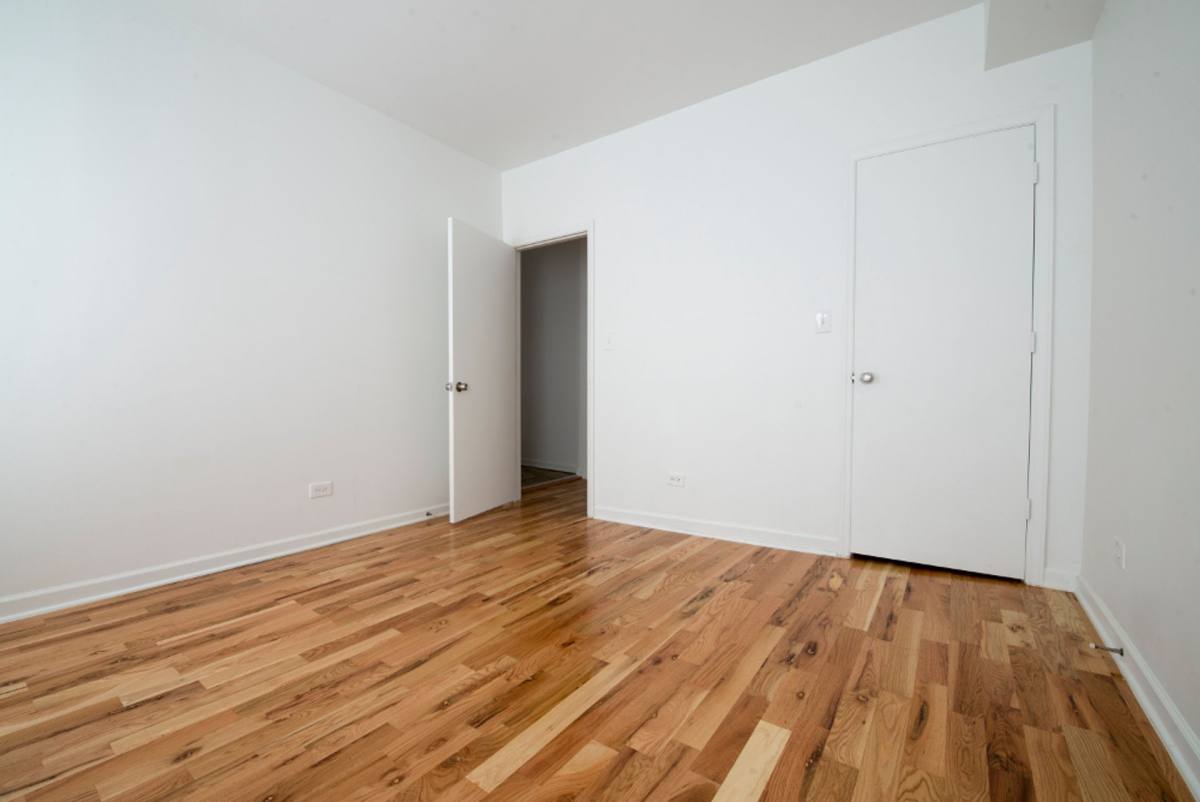 Apartment for rent at 7240 S Yates Blvd, Chicago, IL 60649