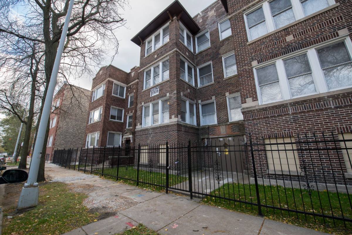 Apartment for rent at 7240 S Yates Blvd, Chicago, IL 60649