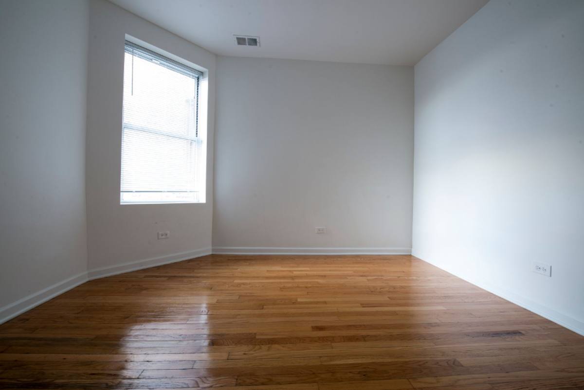 Apartment for rent at 7240 S Yates Blvd, Chicago, IL 60649